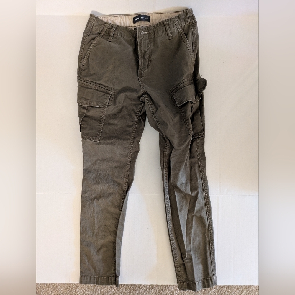 Aeropostale Khaki Pants. Utility/Slim Cargo 27/28